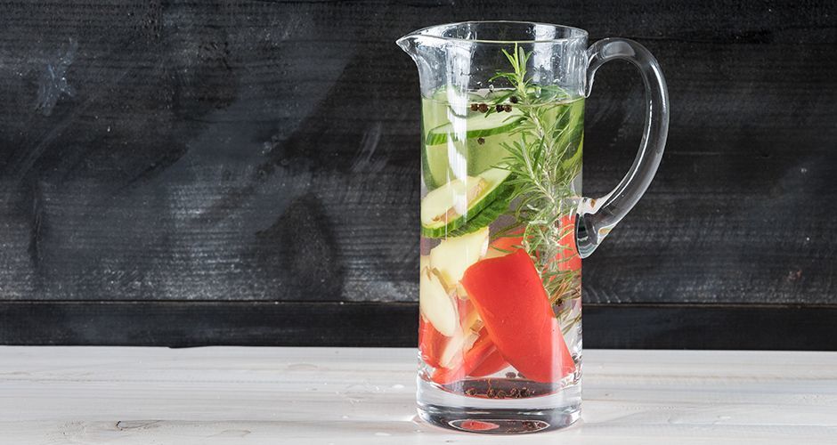 Cucumber and red pepper infused water