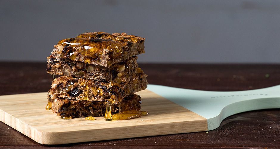 Almond prune energy bars