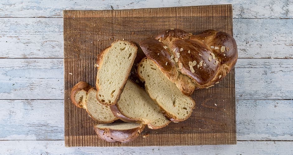 Greek sweet bread – Tsoureki Recipe | Akis Petretzikis