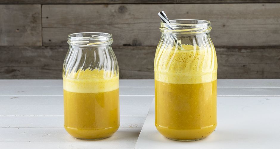 Pineapple and turmeric smoothie
