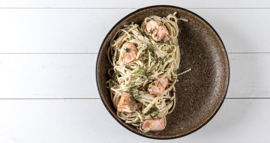 Salmon and tsipouro spaghetti