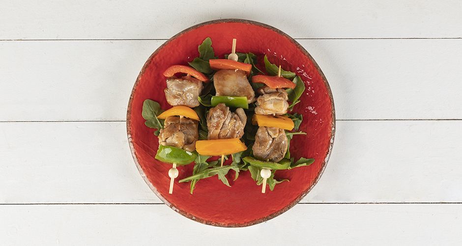 Chicken souvlaki with peppers-image