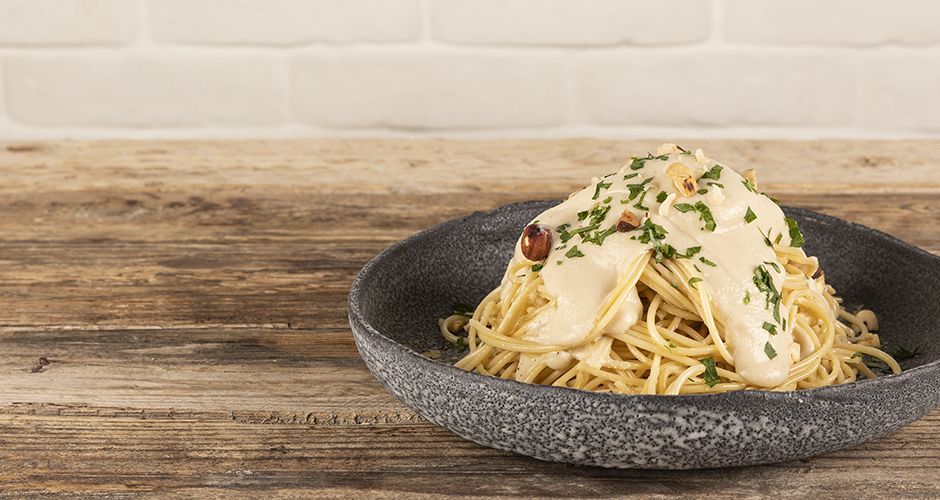 Vegan spaghetti Alfredo