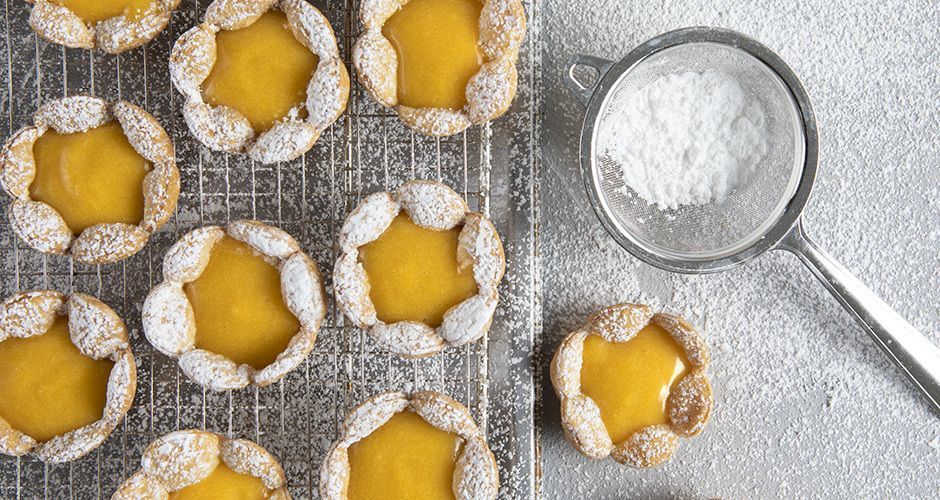 Lemon flower tarts