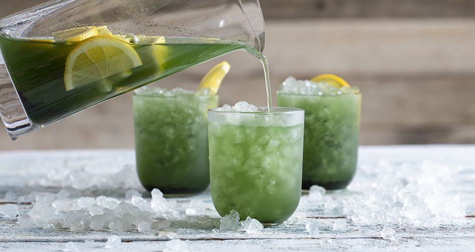 Homemade spirulina lemonade