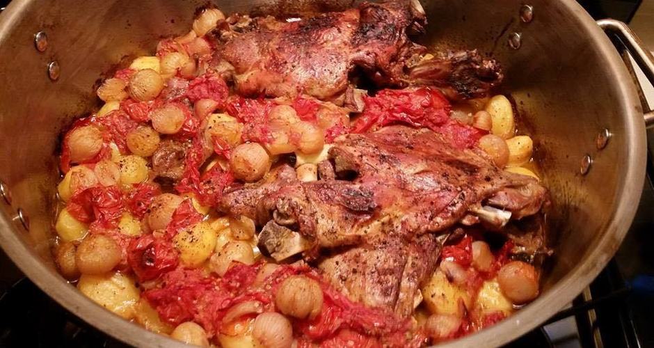 Κατσικάκι στη γάστρα της Τζένης!