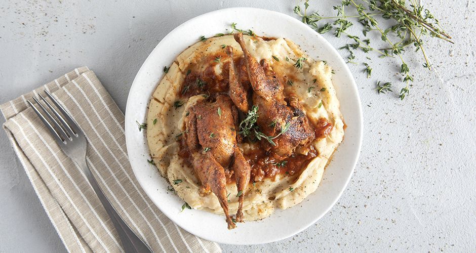 Quail with herbs in red wine