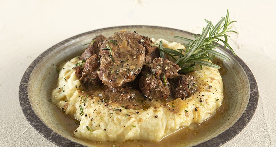 Pressurecooker wild boar in wine sauce Recipe Akis Petretzikis