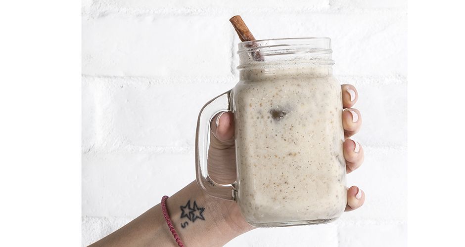 Banana and date smoothie