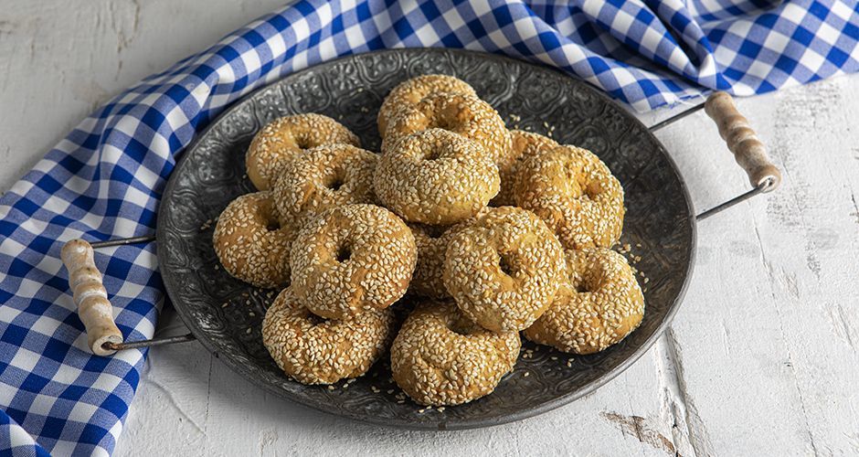 Greek olive oil and sesame cookies