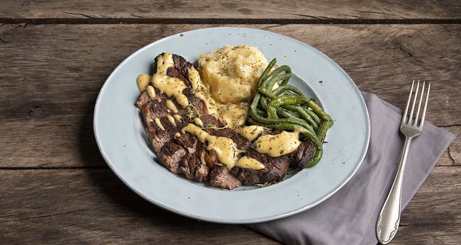 Smoked steak with hollandaise sauce Recipe Akis Petretzikis