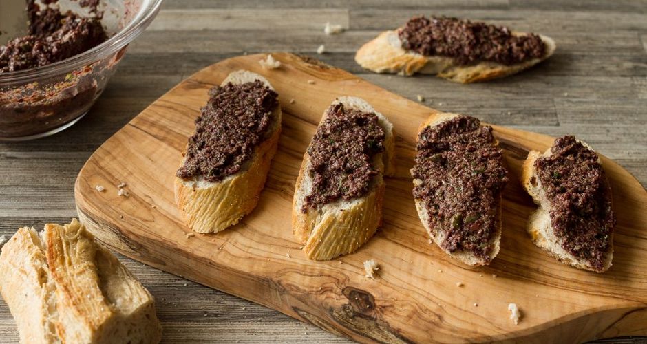 Πάστα ελιάς (tapenade)