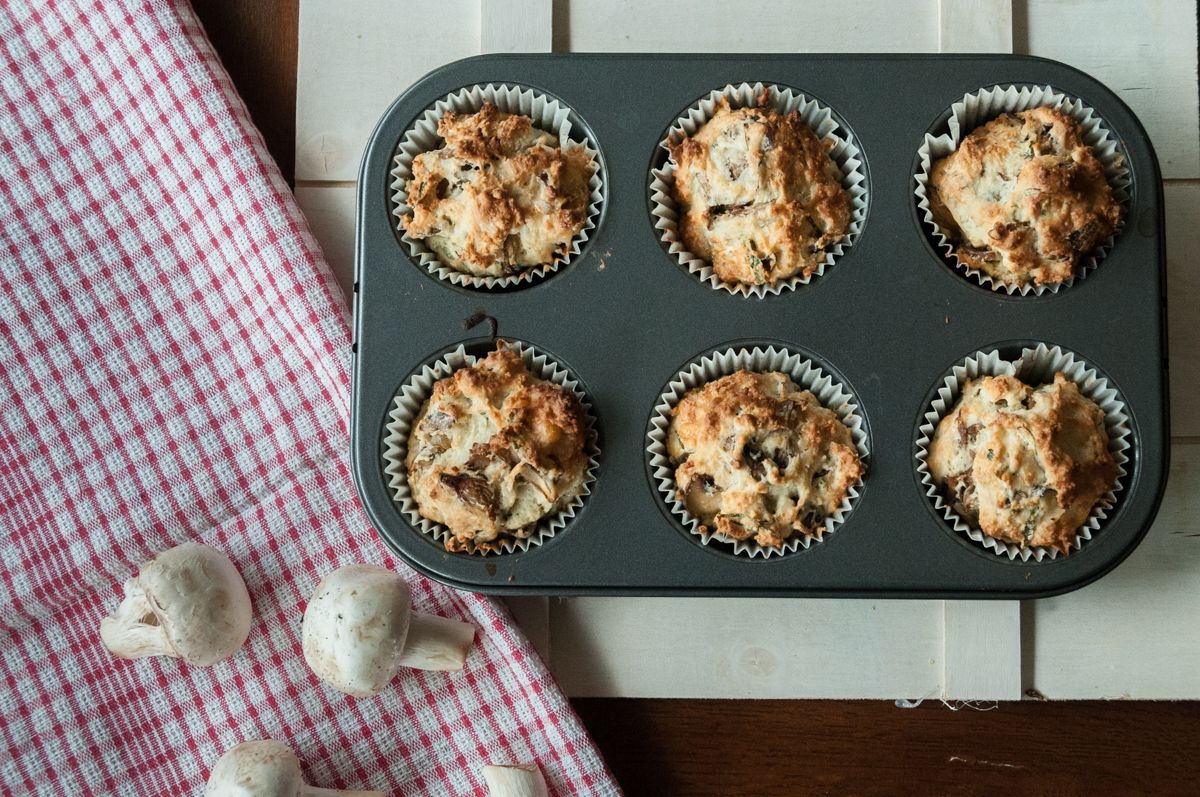 Muffins με μανιτάρια Συνταγή Άκης Πετρετζίκης