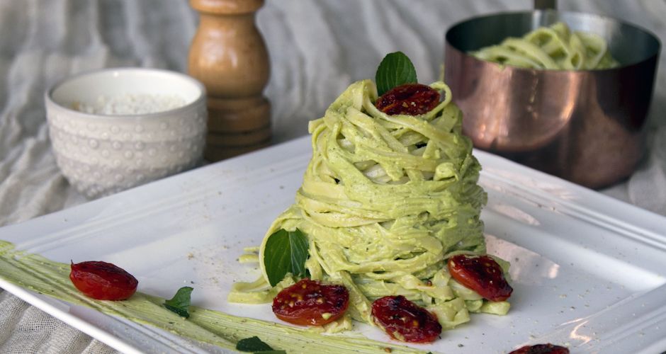 Avocado Pesto Linguine Recipe Akis Petretzikis