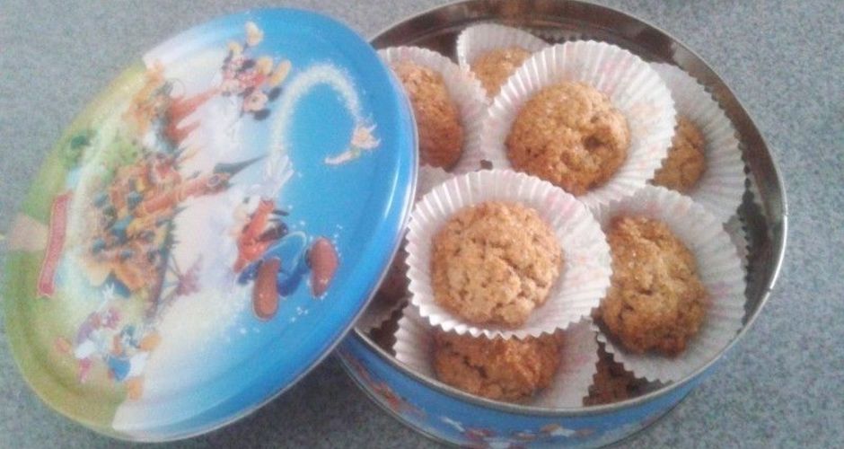 Μπισκοτάκια με σταφίδες και καστανή ζάχαρη