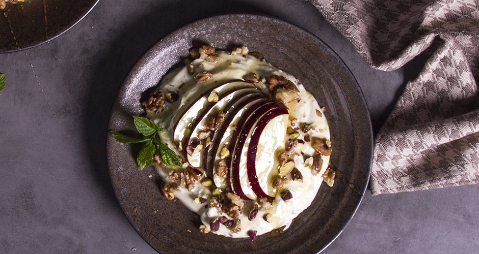 Yogurt with Apples Honey and Spices