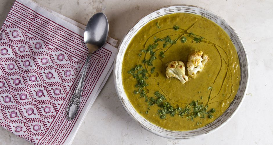 Velvety Curry Cauliflower Soup